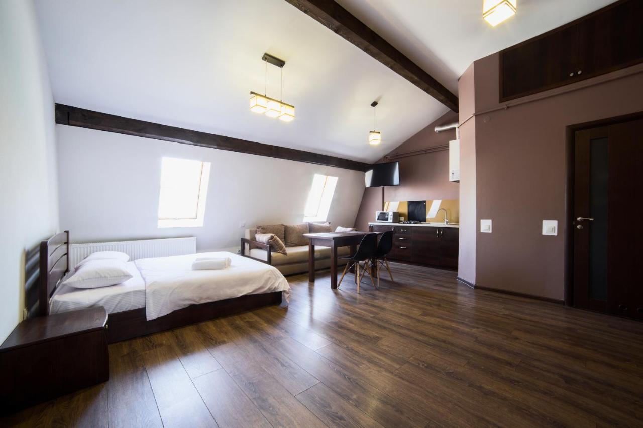 Аpartments In The Center On Mitniy Square Apartment Lviv Exterior photo